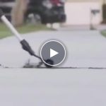 Nástroj pro odstraňování plevele – video